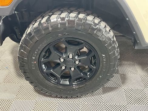 Used 2022 Jeep Gladiator Sport AWD/4WD image 28