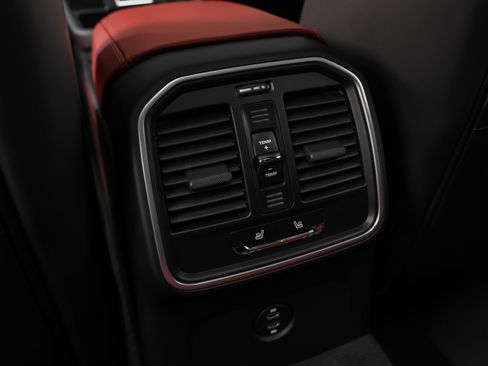 New 2026 Porsche Macan AWD/4WD image 45
