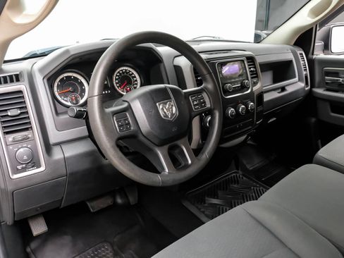 Used 2017 RAM 1500 Express RWD image 2