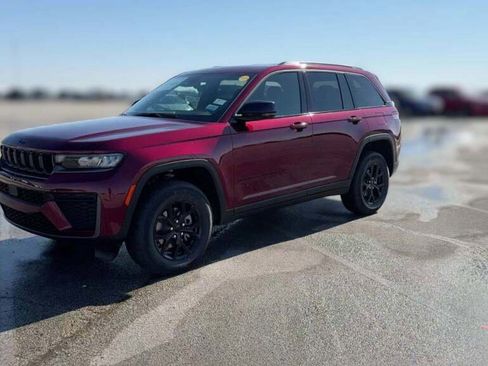 New 2026 Jeep Grand Cherokee Altitude image 1