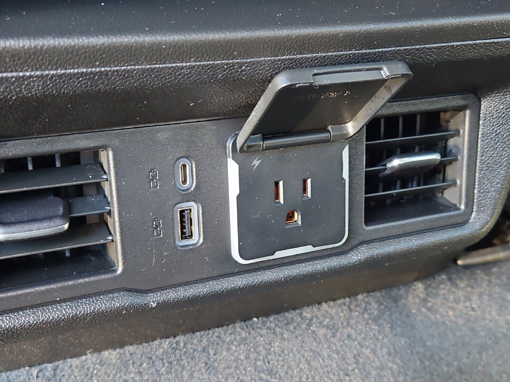 Certified 2023 Chevrolet Silverado 1500 LT AWD/4WD image 21