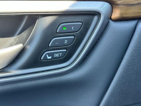 Used 2017 Honda CR-V Touring image 18