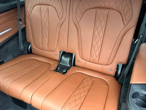 Used 2024 BMW X7 xDrive40i w/ Executive Package image 11