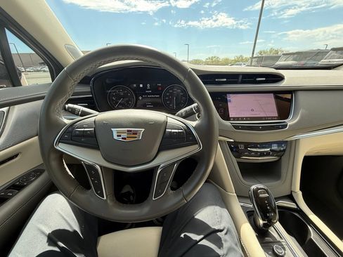 Used 2020 Cadillac XT5 Premium Luxury AWD/4WD image 21