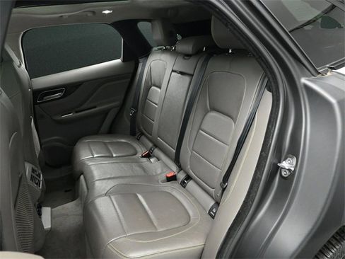 Used 2020 Jaguar F-PACE R-Sport image 15