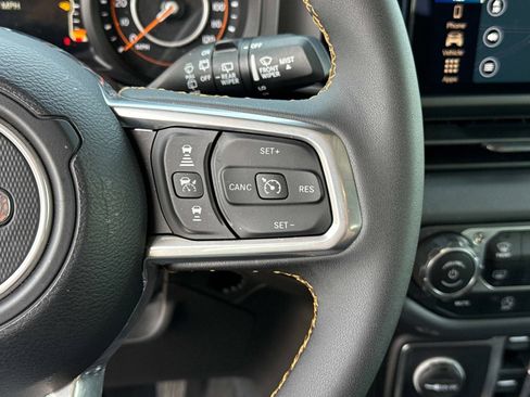 New 2025 Jeep Wrangler Sahara w/ Technology Group AWD/4WD image 28