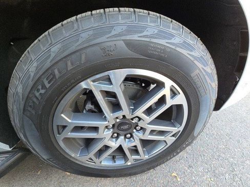 Used 2025 Ford Expedition Active image 12