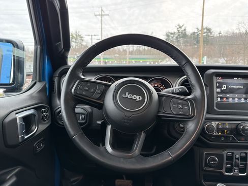 Used 2023 Jeep Gladiator Willys image 14