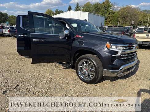 Used 2023 Chevrolet Silverado 1500 LTZ w/ LTZ Premium Package image 38
