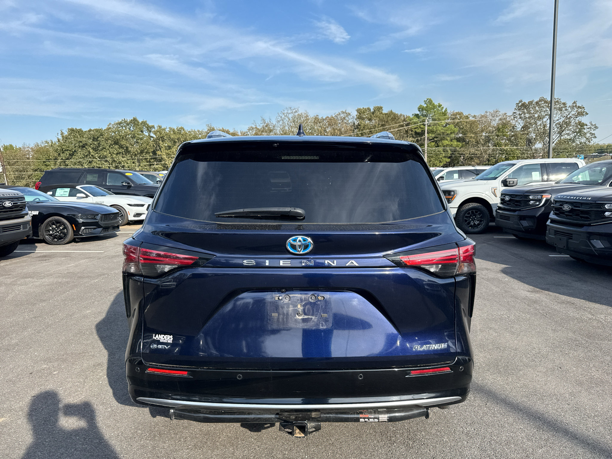 Used 2025 Toyota Sienna Platinum FWD image 6