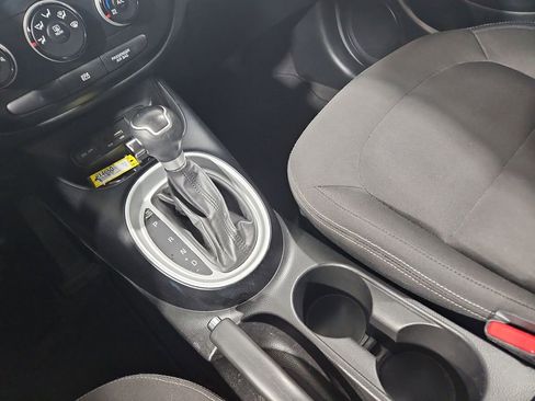 Used 2015 Kia Soul FWD image 22