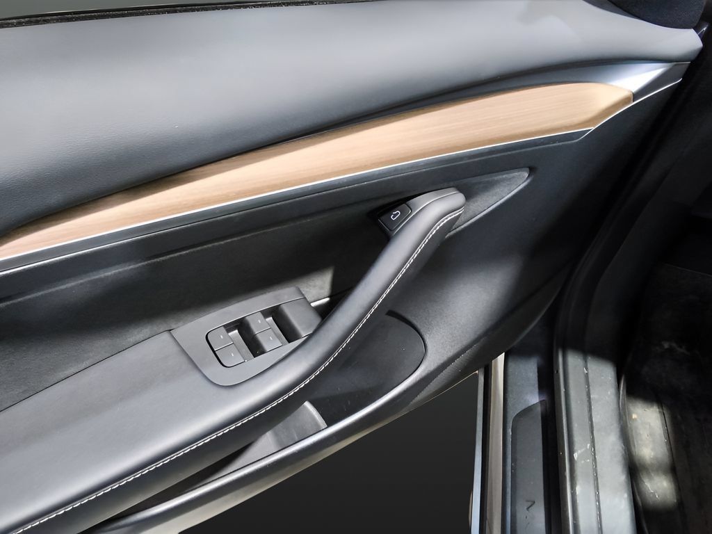 Used 2023 Tesla Model 3 Performance AWD/4WD image 9