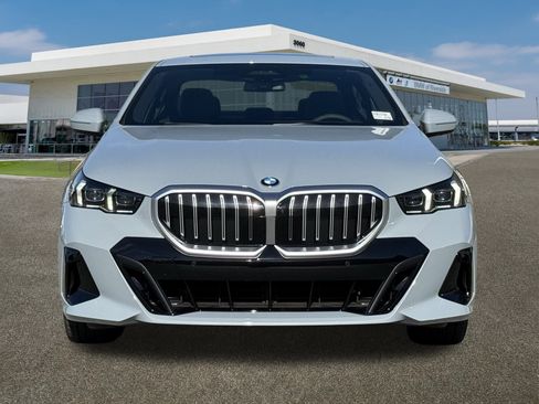 New 2026 BMW 530i xDrive w/ M Sport Package image 3