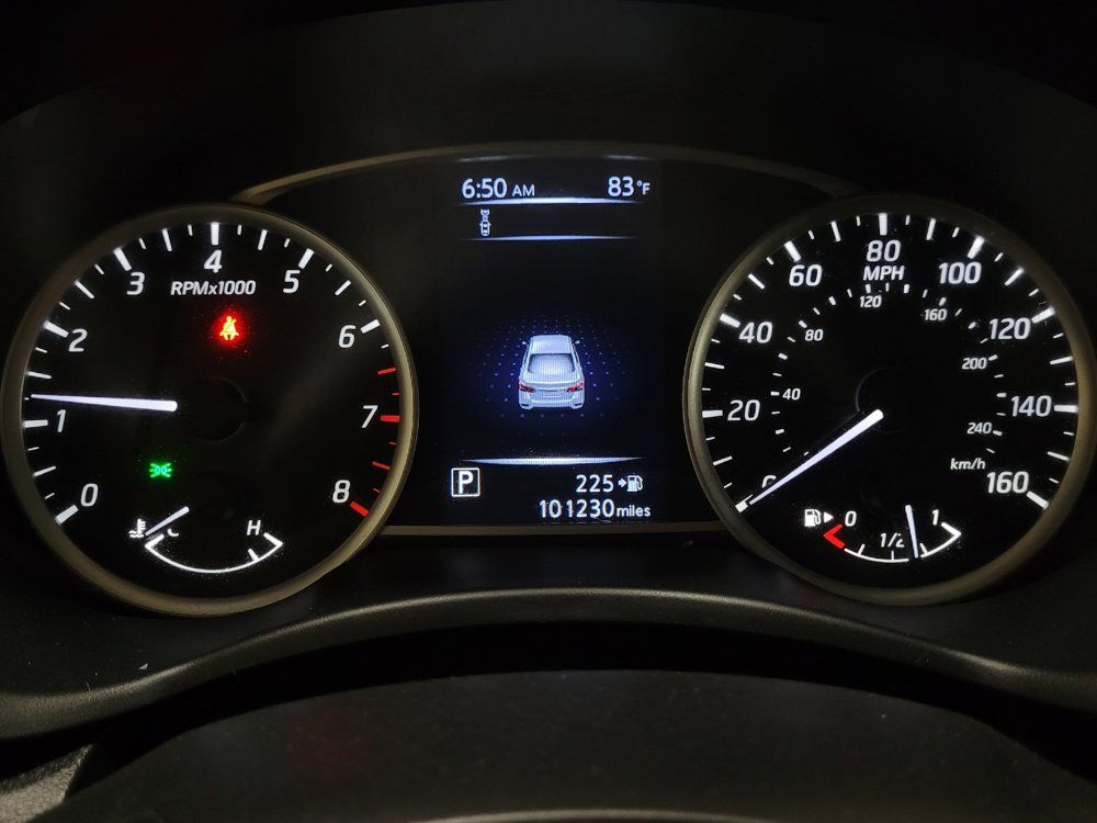 Used 2018 Nissan Sentra SR Turbo w/ SR Midnight Edition Package FWD image 23