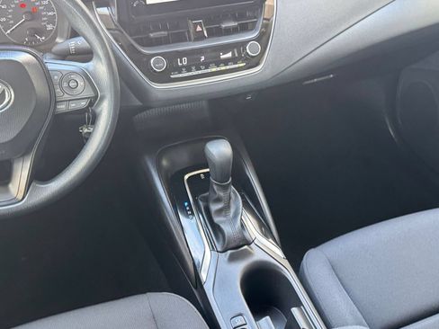 Used 2025 Toyota Corolla LE FWD image 41