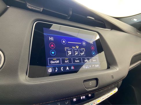 Used 2021 Cadillac XT4 Sport w/ Sun And Sound Package image 29