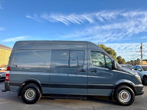 Used 2018 Mercedes-Benz Sprinter 2500 image 9