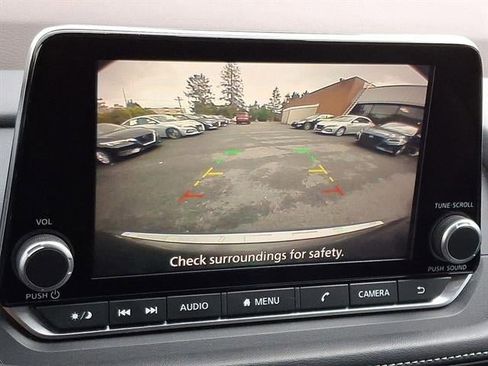 Used 2023 Nissan Rogue SV image 18