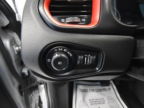 Used 2021 Jeep Renegade Trailhawk w/ Sun & Sound Group AWD/4WD image 7