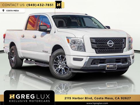 Used 2021 Nissan Titan SV w/ Accessory Utility Package image 1