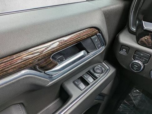 Used 2025 GMC Sierra 2500 SLE w/ SLE Value Package; image 18