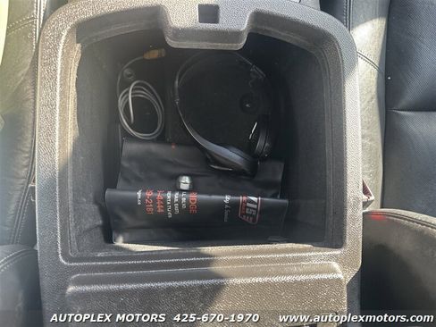 Used 2011 GMC Yukon Denali image 30