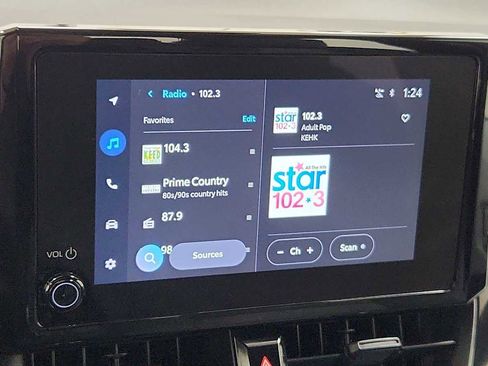 Certified 2025 Toyota Corolla SE image 18