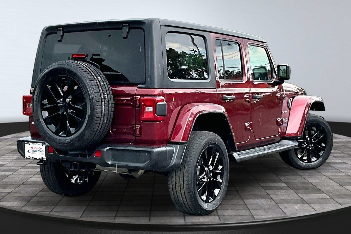 Used 2021 Jeep Wrangler Unlimited Sahara w/ Cold Weather Group AWD/4WD image 5