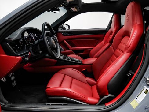 Used 2024 Porsche 911 Carrera GTS image 34