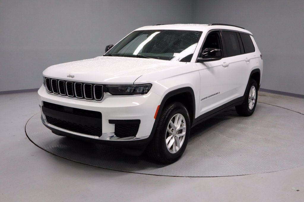 Used 2024 Jeep Grand Cherokee L Laredo w/ Trailer Tow Package AWD/4WD image 6