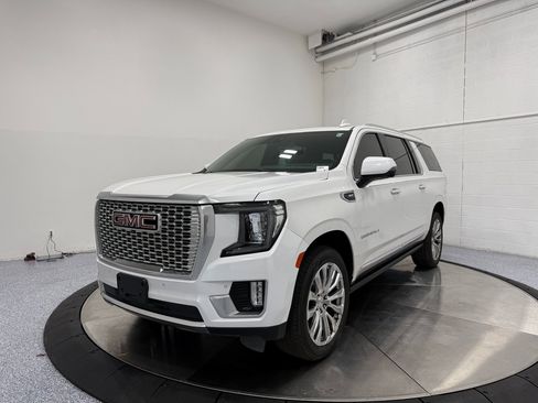 Used 2022 GMC Yukon XL Denali image 3