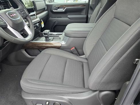 New 2026 GMC Sierra 1500 Elevation image 17