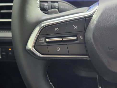 New 2026 Chevrolet Traverse LT w/ Midnight/Sport Edition FWD image 31