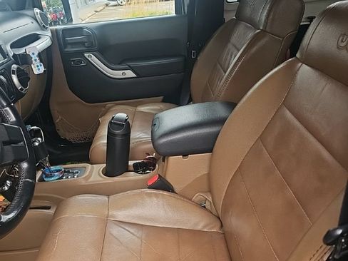 Used 2012 Jeep Wrangler Sahara w/ Connectivity Group AWD/4WD image 7