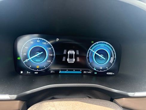 Used 2023 Hyundai Santa Fe Limited AWD/4WD image 17