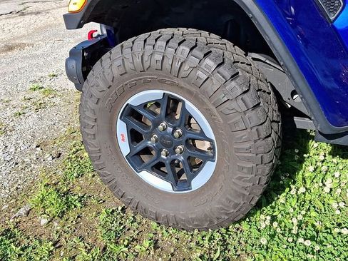 Used 2019 Jeep Wrangler Unlimited Rubicon w/ Dual Top Group AWD/4WD image 4