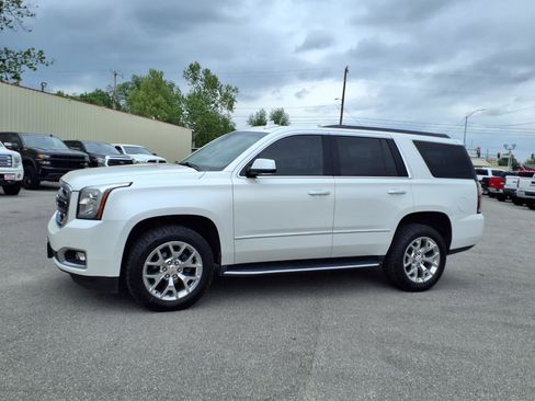Used 2017 GMC Yukon SLT w/ Open Road Package AWD/4WD image 18