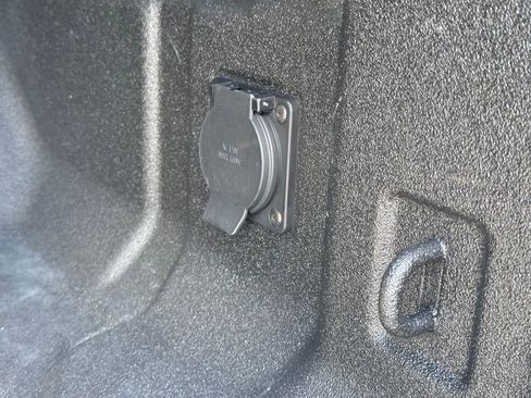 Used 2024 Chevrolet Colorado ZR2 w/ ZR2 Convenience Package III AWD/4WD image 37