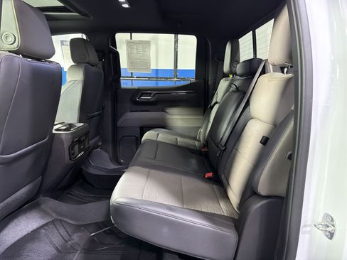 Used 2024 Chevrolet Silverado 1500 ZR2 w/ Technology Package AWD/4WD image 28