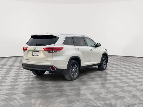Used 2019 Toyota Highlander XLE image 8