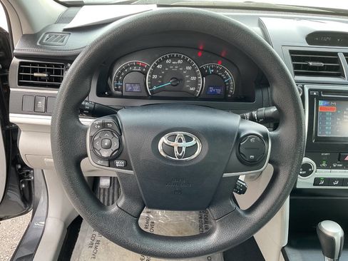 Used 2012 Toyota Camry LE image 17