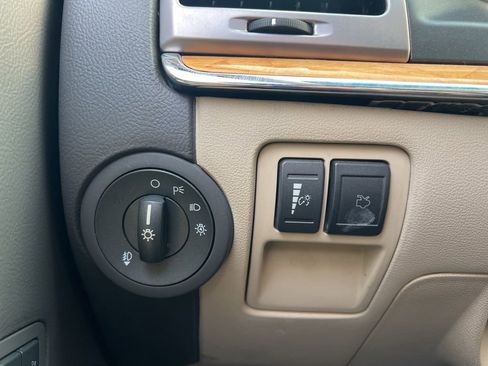 Used 2012 Lincoln MKZ image 16