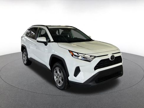 Used 2025 Toyota RAV4 XLE image 2