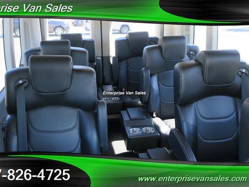 Used 2023 Ford Transit 350 XLT image 5