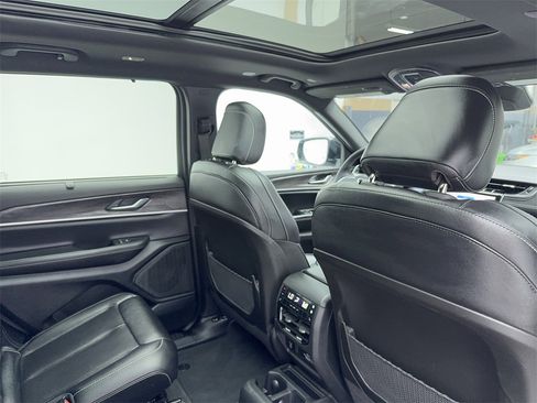 Used 2024 Jeep Grand Cherokee L Limited w/ Luxury Tech Group II image 54