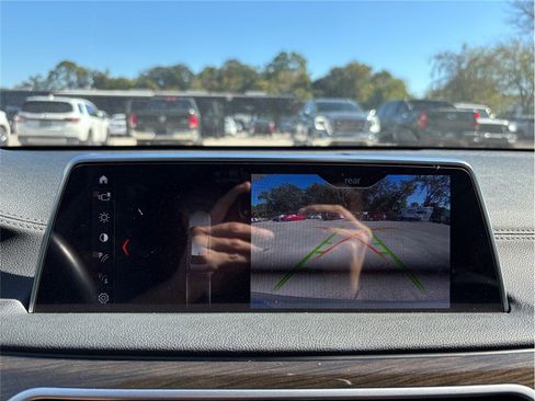 Used 2019 BMW 740i image 33