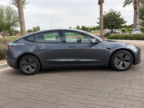 Used 2022 Tesla Model 3 RWD image 3
