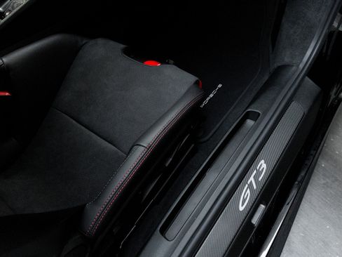 Certified 2026 Porsche 911 GT3 RWD image 42