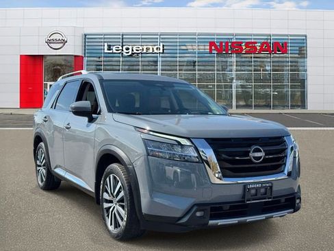 Used 2022 Nissan Pathfinder Platinum image 1
