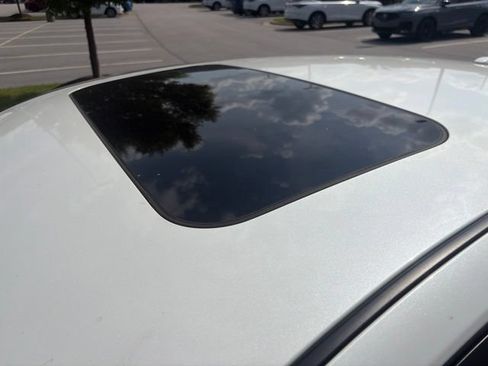 Used 2024 Nissan Altima 2.5 SV w/ SV Premium Package FWD image 14